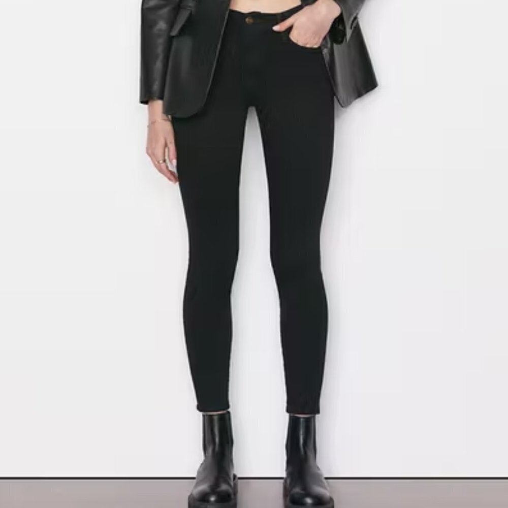 Frame Le High Skinny in Noir Coated Jeans